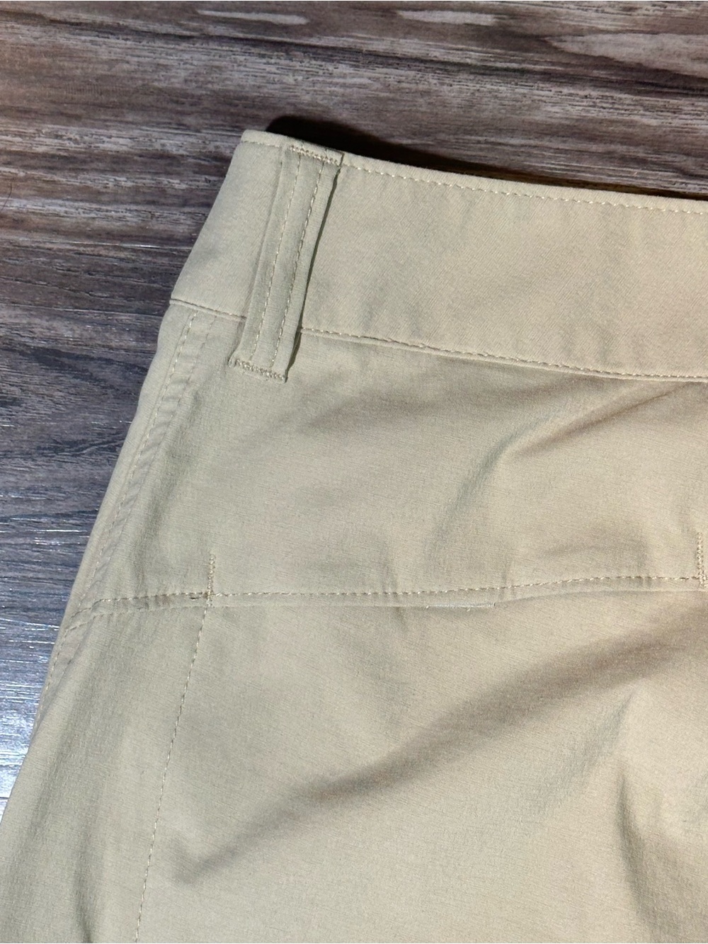 COLUMBIA Tan OMNI-SHIELD Saturday Trail Convertible Zip Off Pants 4 Short - Picture 11 of 15